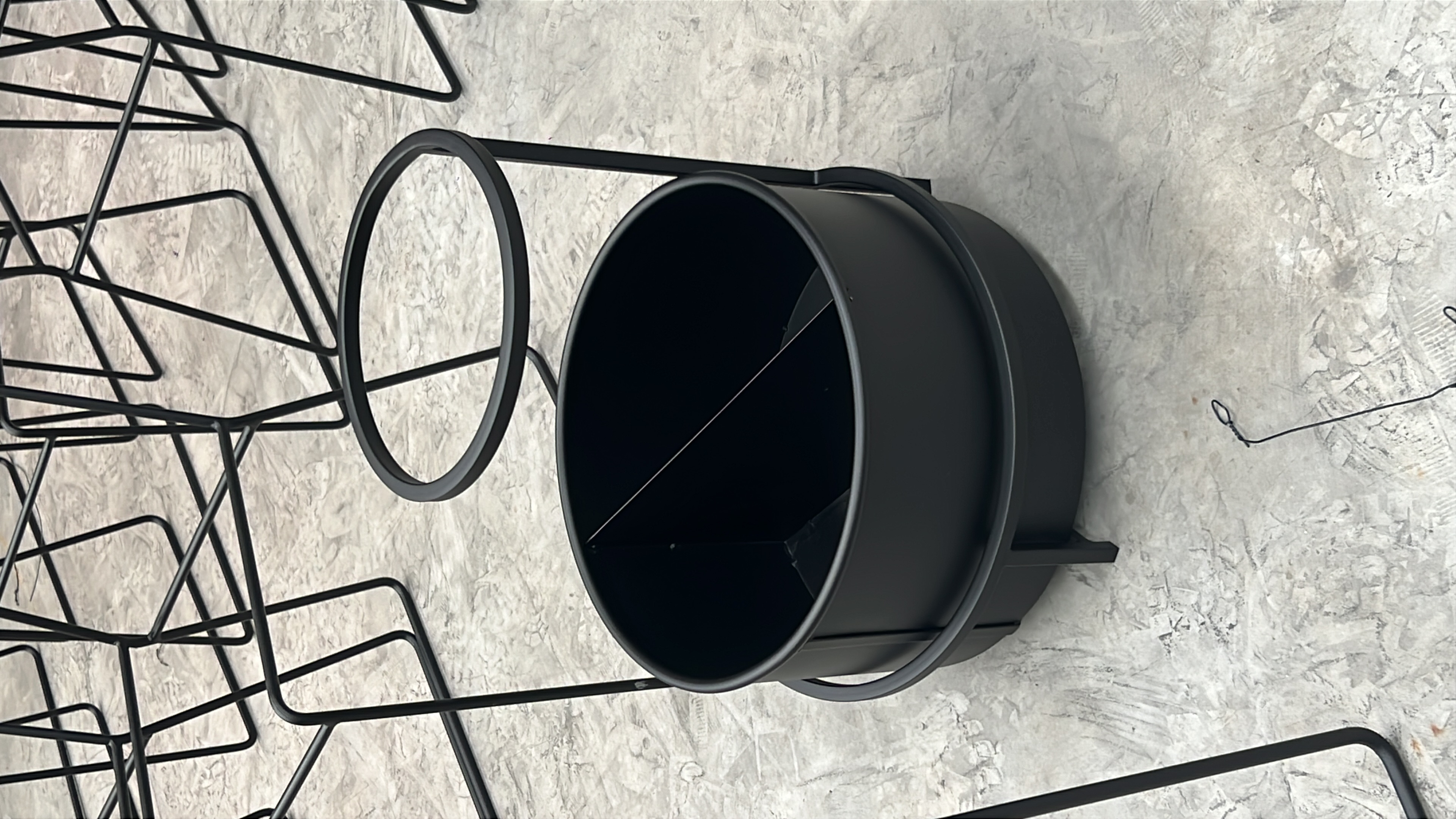 Estructura metálica con acabado al horno de alta resistencia — Prymax