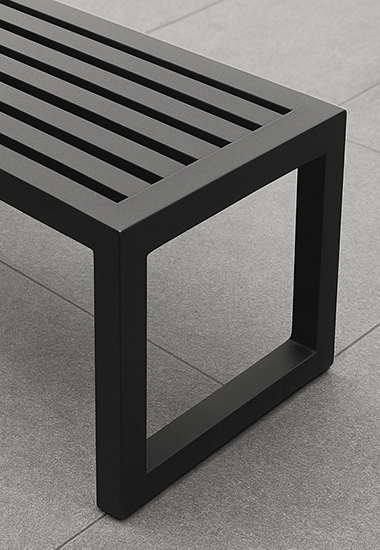 Mobiliario urbano met&aacute;lico con acabado al horno para alta resistencia